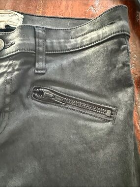 Current/Elliott Black Coated Skinny Pants with Zip Pockets